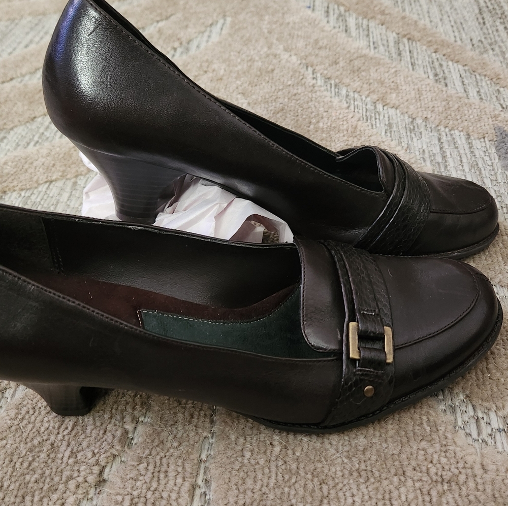 A2 By AEROSOLES BACELONA SIZE 7.5 M Elegant Black Low Heels Pumps Buckle - Picture 3 of 14